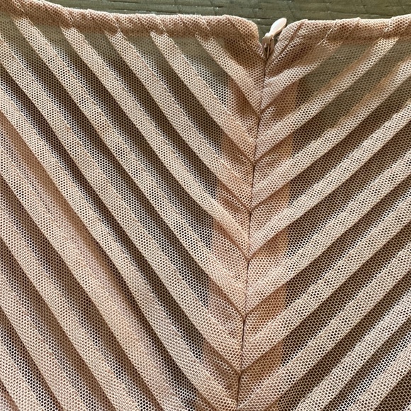 Calvin Klein blush body con dress - Picture 11 of 12